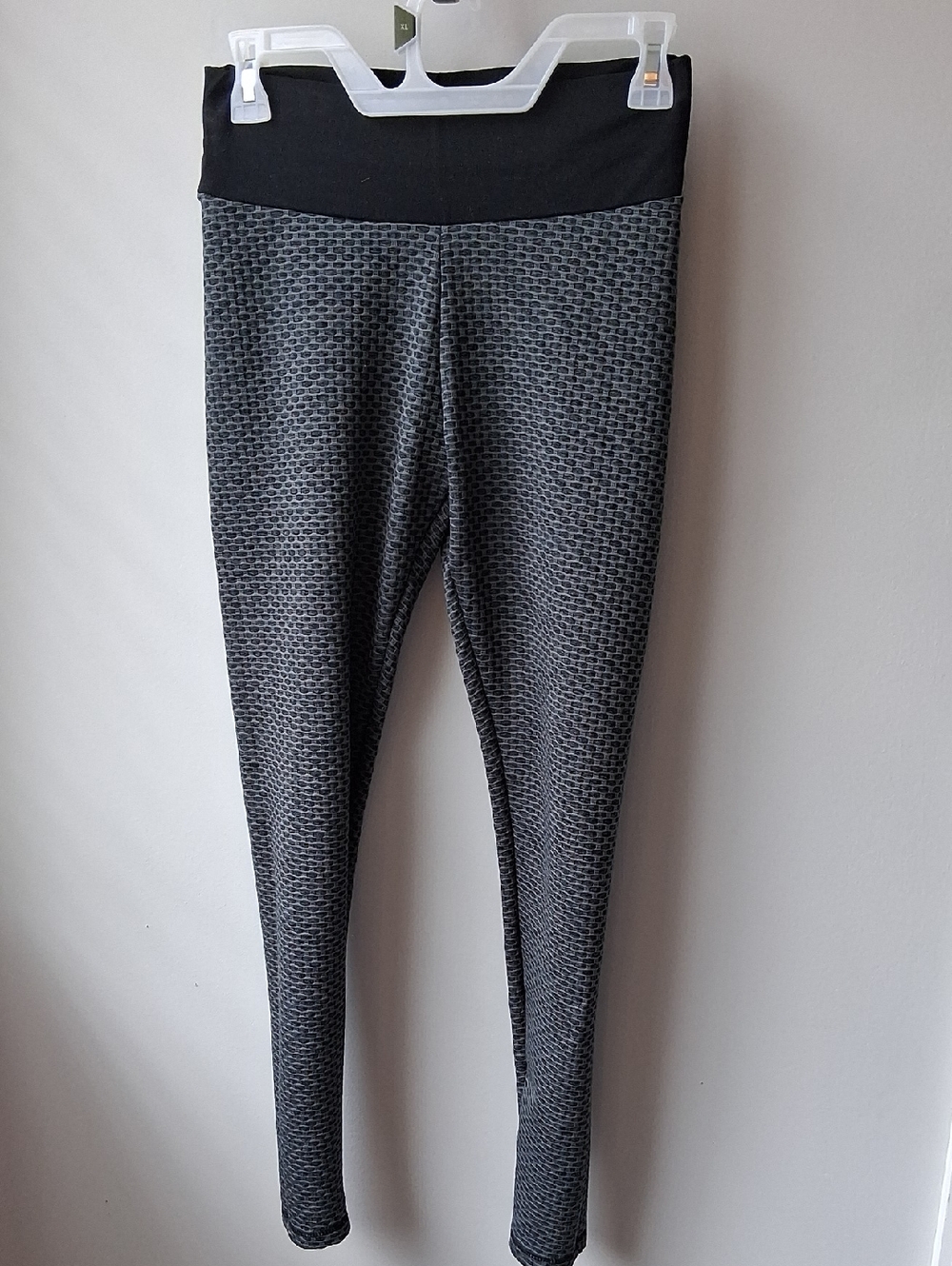Textured Gray High-Waist Leggings with Black Waistband